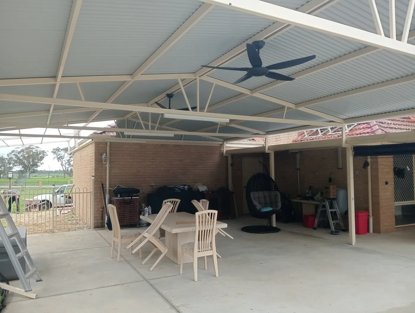 Big Gable Entertaining Patio